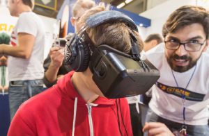 Guy tries Oculus headset at Games Week 2014 in Milan. (Stefano Tinti/ shutterstock.com)